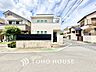 室内：【悠久の時】家族への思いを抱きながら、平和に過ごす悠久の時。あたかかく感じるのは、日当たりだけではない。広く和やかに暮らせる空間と、家族の存在を噛みしめて