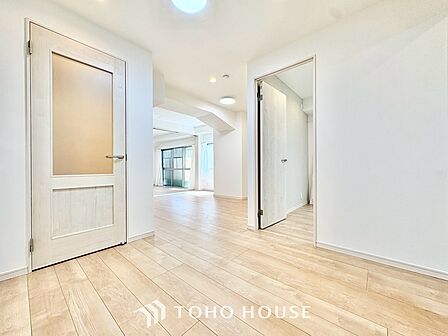 ◆窓を開けると◆冷涼な風、そよぐリビング。だんらんの場所はここから始まり、ここで終わる。家族の笑顔が集う素敵な場所だから、こだわり抜いた思いが詰まっているのだと思う。