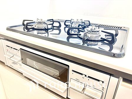 【キッチン】調理スペースも確保されており、快適にこなせそうです。