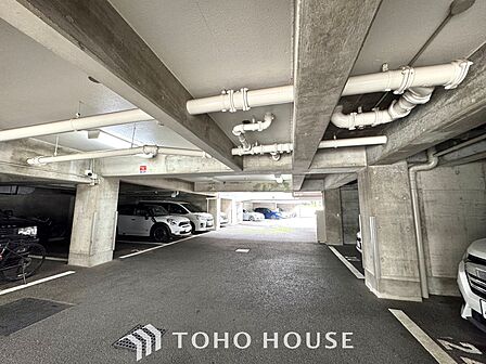 【Parking lot】大切な愛車を自分だけの空間に置き眺めながらの時間を過ごして下さい。