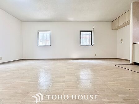 流れる時をより芳醇なコーヒーの様な色彩奏でるアダージョ。そして情景豊かな作品のような暮らしがイメージできる。