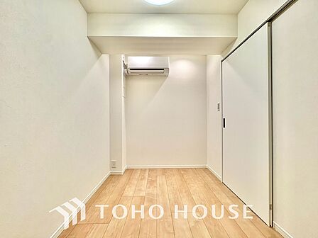 【PRIVATE ROOM】◆属毛離裏◆子は父を手本とし、母に愛育されて成長する。家族の深い繋がり。いつまでも大切にしたい。