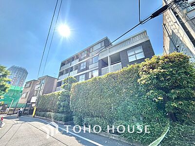 外観:漂う上質な空気感、マンションに入れば「おかえりなさい」と笑顔で迎えてくれるエントランス。最良の心配りを感じるマンションでした。 外観:漂う上質な空気感、マンションに入れば「おかえりなさい」と笑顔で迎えてくれるエントランス。最良の心配りを感じるマンションでした。