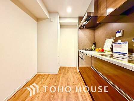【KITCHEN】◆ワクワク◆開放的で機能性も高いシステムキッチン。お子様は毎日のご飯にワクワク!