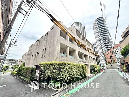 漂う上質な空気感、マンションに入れば「おかえりなさい」と笑顔で迎えてくれるエントランス。最良の心配りを感じるマンションでした。