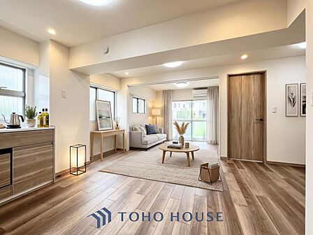 【LIVING】※この画像の家具の配置には、生成AIによる加工を施しております。なお、家具や調度品は、販売価格に含まれません。