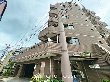 ◆闇夜の輝き◆オレンジ色の光は大人になった今の僕にはわかる。1日の終わりを伝えに来たわけではなく、また明日が来る方へ導いてくれた事を。
