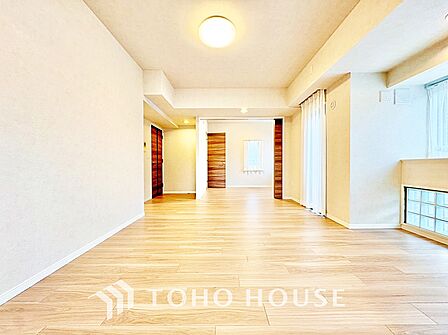 【リビング】開放感のあるリビングは、日常の心地よくしてくれます。