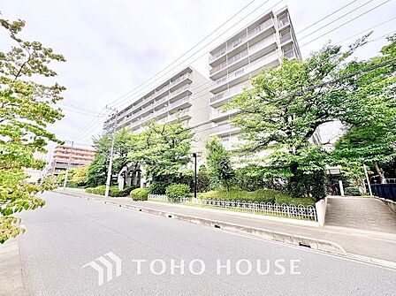 【そよぐ風、緑の香り】澄み切った空気。移ろう季節の中、ゆっくりと流れる時間を、大切な人と愛でる至福。幸せを噛みしめる穏やかな生活。
