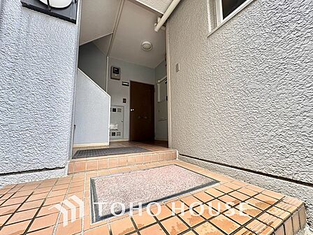 【ENTRANCE】◆そびえ立つ◆我が家のシンボル。遠くの空が赤く染まる夕べが待ち遠しい。