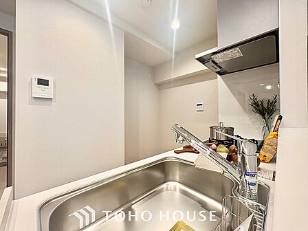 【Kitchen】キッチンは家族の絆を育む大切な空間。シンプルで使い易いSystemKitchenで愉しく作る料理は愛情のある美味しいご馳走に。