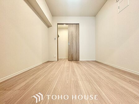 【Private room】感性を育むプライベートルームはシンプルでスマートな空間。好みの空間で読書をしたり、音楽を聞いたりと一人の時間も充実したものにできます。