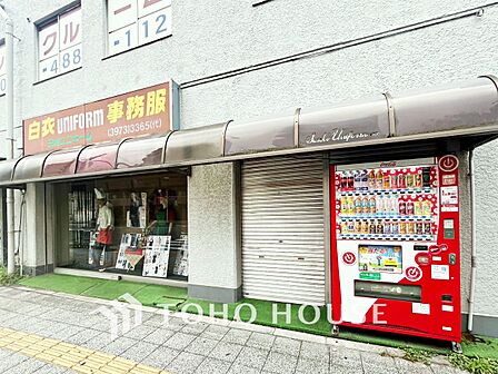【ENTRANCE】◆家族◆家で家族と過ごす時間は限られている。帰りを待つ家族の元へと急ぐときの弾む思い。そんな思いを引き立てる邸宅。