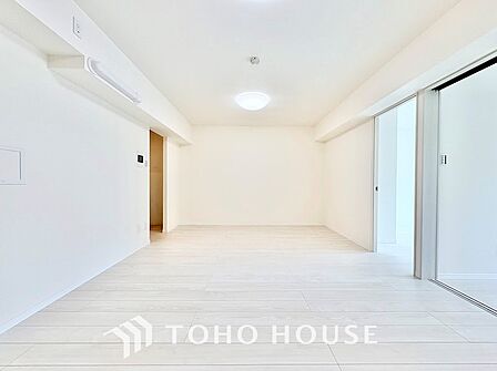 太陽光をたくさん感じながら、明るく豊かな暮らしを約束する住まい。四季の移ろいを感じながら過ごす毎日。なんとなく幸せ。