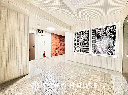 エントランスはマンションの顔。清潔感、存在感のあるエントランスは居住者の心を豊かにする。