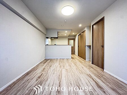 【Quietness】プライベートなお部屋では静かに時を過ごしたい。読書をして、物思いにふける・・光りに満たされた安らぎの空間をがここにはあります。