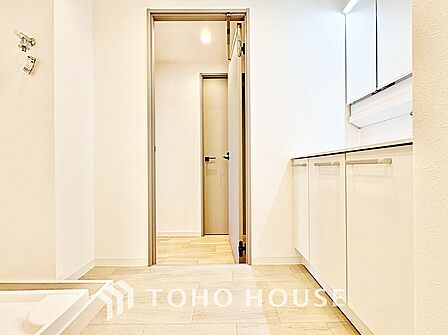 【洗面台】広く使い勝手のよい空間と設備で、理想の暮らしを演出します。