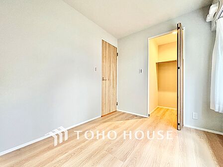 ◆色彩◆この空間に放たれた光は華美なまでに演出されたデザイン。流れる時をより芳醇なコーヒーの様な色彩奏でるアダージョ。そして情景豊かな作品のような暮らしがイメージできる。