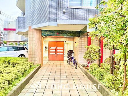 漂う上質な空気感、マンションに入れば「おかえりなさい」と笑顔で迎えてくれるエントランス。最良の心配りを感じるマンションでした。