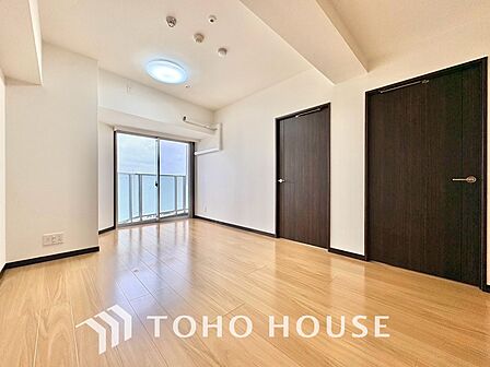 【LIVING】◆住む喜び、楽しさ、感動◆を君と共有したい。いつまでもずっと家族を見渡せるこの広い空間で。