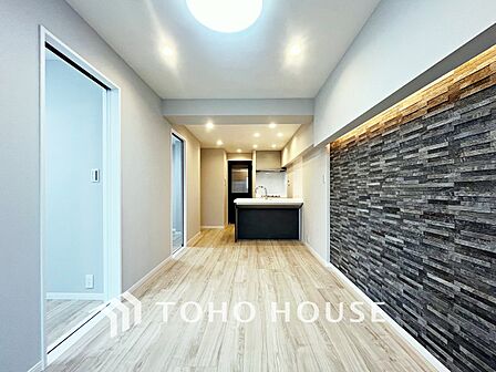 【LIVING】※この画像の家具の配置には、生成AIによる加工を施しております。なお、家具や調度品は、販売価格に含まれません。