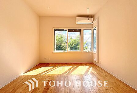 【ROOM】感性を育むプライベートルームはシンプルでスマートな空間。
