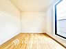 子供部屋：【居室】主寝室としても、お子様のお部屋としても使いやすい一室です。