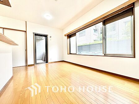 【リビング】開放感のあるリビングは、日常の心地よくしてくれます。