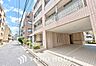 外観：暮らしの舞台となるマンション。建物だけでなく、周辺の街並みも含めてご覧いただきたい住まいです。