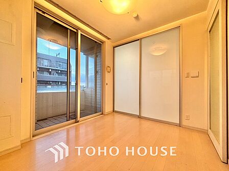 使いやすく、明るい洋室に仕上がります。子供部屋や趣味のお部屋にご利用できます。ご自身で家具などを配置し、素敵な空間を創り上げられます。