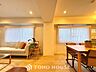 室内：【Ease】家族個々の安らぎの空間。プライベートなBedRoomは暮らす方の感性で造り上げたいもの。誰もが好みで飾れるシンプルな室内に仕上げてあります。