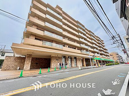 【そよぐ風、緑の香り】澄み切った空気。移ろう季節の中、ゆっくりと流れる時間を、大切な人と愛でる至福。幸せを噛みしめる穏やかな生活。