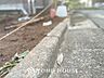 洋室：光に包まれるように設計された空間。太陽の光が爽やかな目覚めを誘う。きっと今日も素敵な1日に。