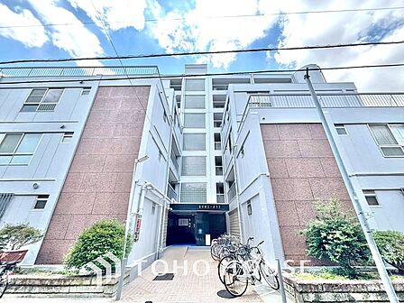 漂う上質な空気感、マンションに入れば「おかえりなさい」と笑顔で迎えてくれるエントランス。最良の心配りを感じるマンションでした。