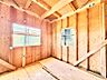 収納：居住空間を広く美しく保つための頼もしい収納スペース。かさばる衣類や思い出の品などもしっかりと収まり、生活感を隠してくれます。荷物の整理整頓がしやすく、いつでもスッキリとしたお部屋を実現します。