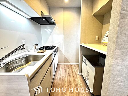 【Kitchen】光り眩い羨望のリビングへ。一歩一歩を踏みしめて家族の集う幸せの場所へ。すべてがクライマックスのマイベストホーム。