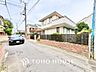 キッチン：【豪華絢爛】事も無げに美しく、伝えるには筆舌に尽くし難い。豪華絢爛や華美と言う事ではなく、住まう者にとって暮らし易く心地がいいと言う美しさがこの住まいには込められている。