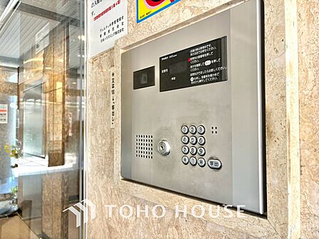 ◆オートロック◆自室の鍵だけではなく、建物内に共用玄関のドアがあり、施錠されているという点がポイント。正しく施錠されていれば居住者以外の侵入を拒むことができます。