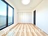洋室：【居室】シンプルで使いやすく、どんな家具にも馴染む居室です。
