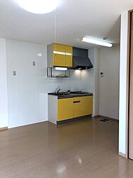 オレンジハウス 102 1階ワンルームのリビング/ダイニング