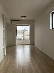 カーサ　アザレア　栗森 101 1階1LDKのリビング/ダイニング