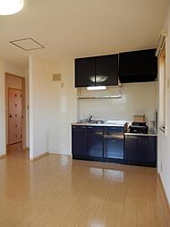 カルナ みたか 201 2階2LDKのリビング/ダイニング