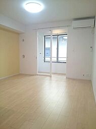 エレガント 102 1階ワンルームのリビング/ダイニング