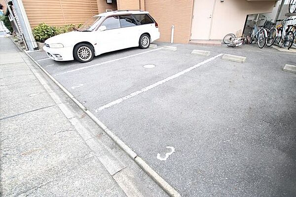 画像5:駐車場