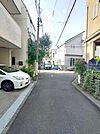光と風が入り込む贅沢なゆとり空間。明るく暖かい日差しがさんさんと降り注ぐ好立地です。現地の陽当たりや周辺環境をぜひご確認ください。