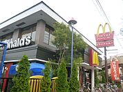 マクドナルド16号上鶴間店（1379m）