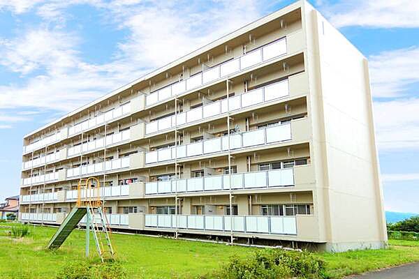 apartment 福島県伊達市保原町字柏町41-4
地図を見る