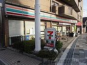 セブンイレブン高槻富田5丁目店 徒歩5分。 380m
