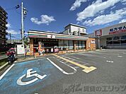 セブンイレブン東淡路1丁目店 徒歩8分。 590m