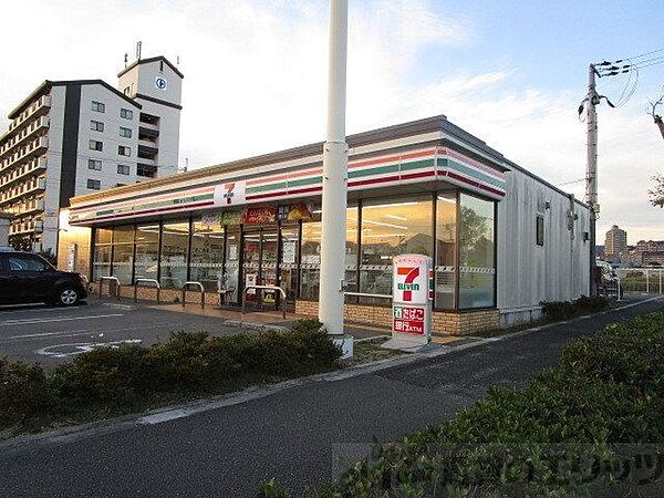 画像28:セブンイレブン 高槻土室町店 徒歩9分。 680m